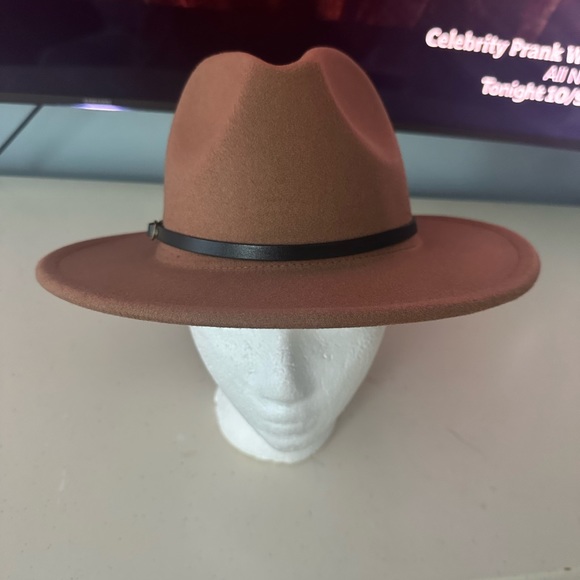 Women’s hat - Picture 3 of 10